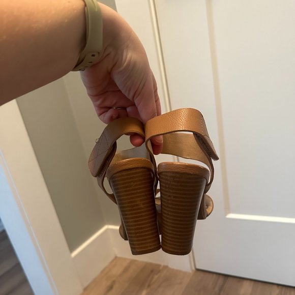 Simply Vera Wang Tan Wooden‎ Block Braestar Heels Size 6.5 - Picture 5 of 7